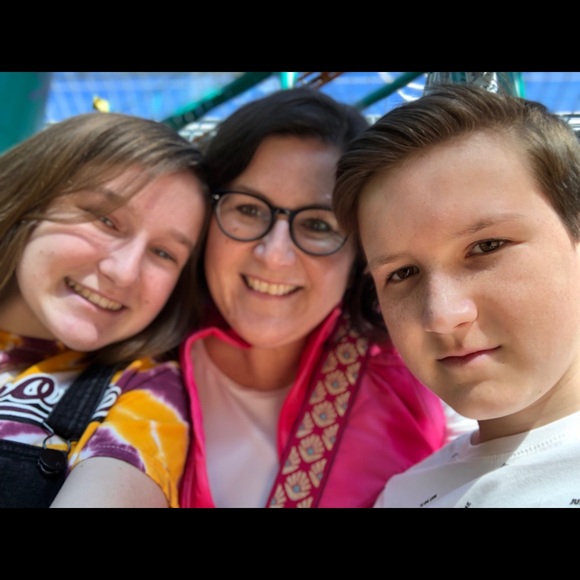 Meet your Posher, Kristen - Picture 1 of 1